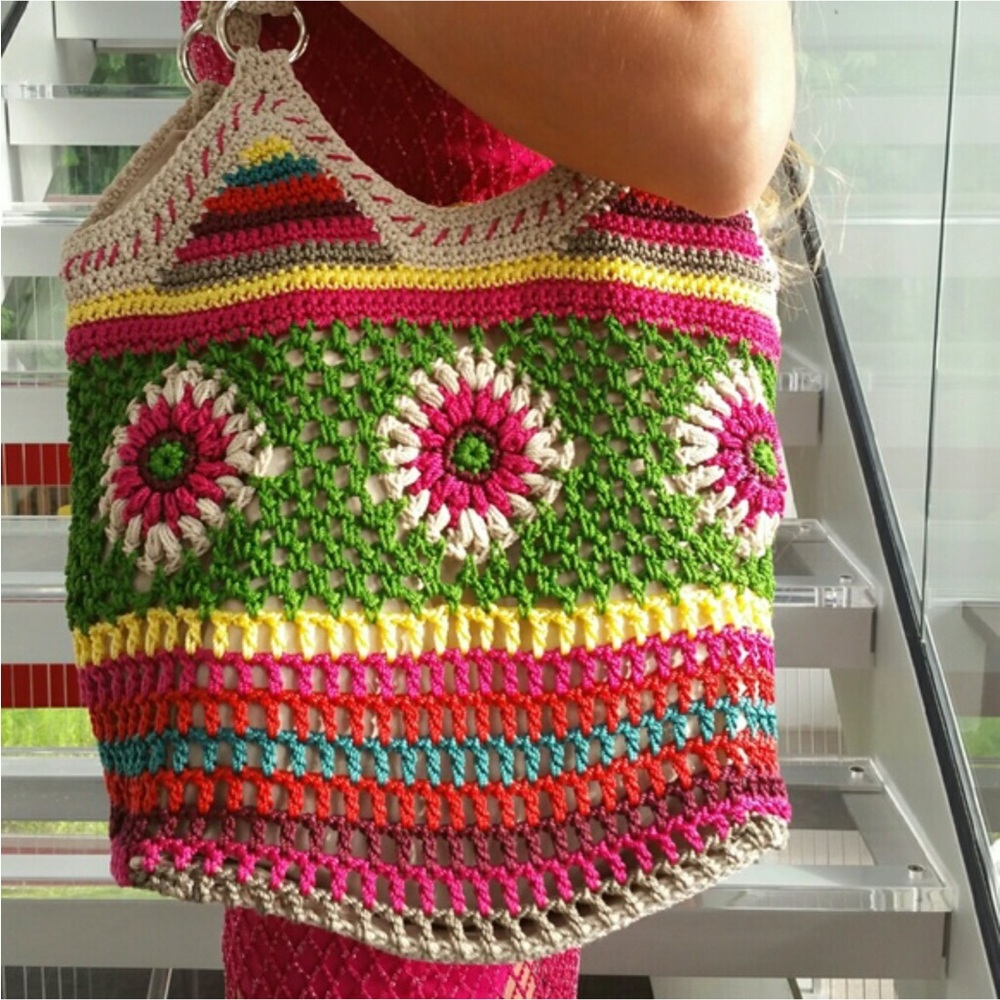 The Sak Ellis Crochet Hobo Bag Boho Granny Square NWOT - Picture 3 of 16